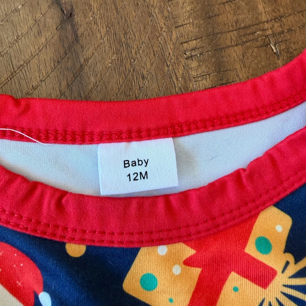 Family Matching Santa Pajamas - Picture 5 of 7